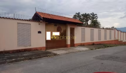 Casa à venda 3 Quartos, 1 Suite, 6 Vagas, Santana, Pindamonhangaba - SP
