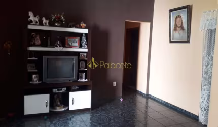 Casa à venda 3 Quartos, 1 Suite, 2 Vagas, 340.4M², Centro, Aparecida - SP