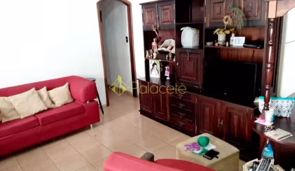 Casa à venda 3 Quartos, 5 Vagas, 210M², Santa Rita, Aparecida - SP