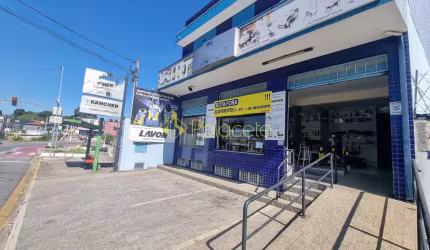 Prédio Comercial Completo com 3 Pisos, Elevador, Acesso Facilitado e Localização Estratégica para S