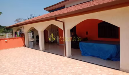 Chácara à venda 6 Quartos, 1 Suite, 15000M², Barreiro, Taubaté - SP