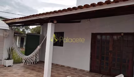 Chácara à venda 5 Quartos, 1 Suite, 3 Vagas, 1600M², Parque Shangrilá, Pindamonhangaba - SP