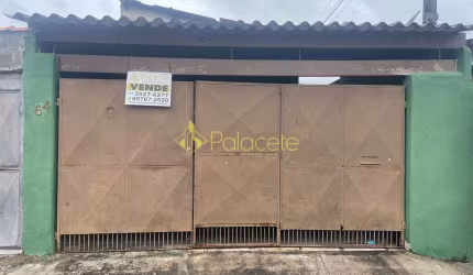 Casa à venda com 108m de área construida sendo dois dormitórios e um quintal coberto, Residencial M