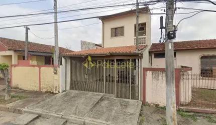 Sobrado à Venda no Bairro Maria Áurea, em Pindamonhangaba, Próximo ao Centro e à Avenida Principal