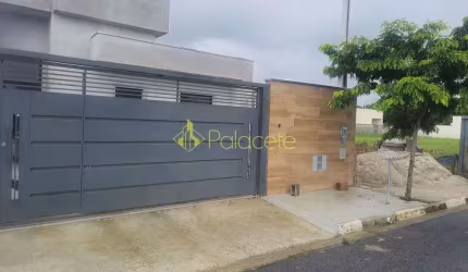 Casa Nova com excelente acabamento com planejados no bairro Santa Clara