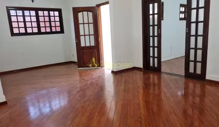 Casa para Locação 3 Quartos, 1 Suite, 2 Vagas, 149M², Centro, Pindamonhangaba - SP