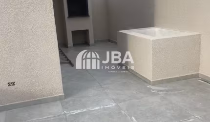 Sobrado de frente para a rua com terraço