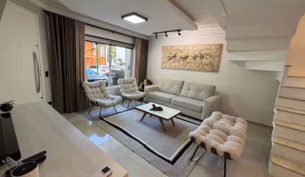 Triplex mobiliado - espaço nos fundos