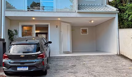 Triplex mobiliado amplo espaço nos fundos
