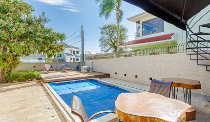 Residência com 5 quartos  à venda, 405.00 m2 por R$2500000.00  - Jardim Das Americas - Curitiba/PR