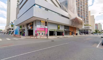 Apartamento com 2 quartos  para alugar, 59.10 m2 por R$2500.00  - Centro - Curitiba/PR