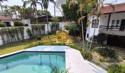 CASA ALTO PADRÃO EM CONDMÍNIO FECHADO COM QUADRA PRIVATIVA E DUAS PISCINAS !!