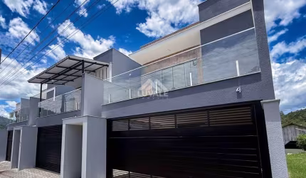 Geminado Duplex | Barra do Rio Cerro | 3 quartos (1 suíte) | 153m²