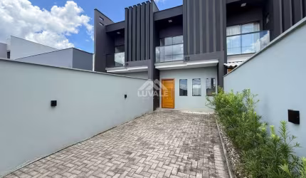 Geminado c/ Piscina | Três Rios do Norte | 2 suítes | 92m²