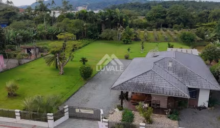 Casa Semimobiliada | Schroeder I | 3 quartos (1 suíte) | 240m²