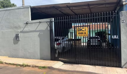 Casa para Venda em Foz do Iguaçu, Ouro Verde, 5 dormitórios, 1 banheiro, 4 vagas