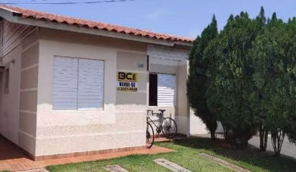 Casa em Condomínio para Venda em Foz do Iguaçu, Porto Belo, 2 dormitórios, 1 banheiro, 2 vagas
