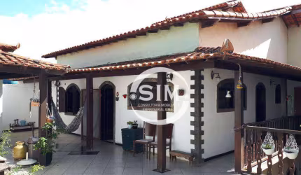 Casa com 6 dormitórios à venda, 220 m² no São Cristóvão - Cabo Frio/RJ