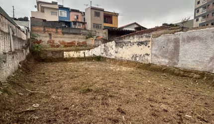 Terreno plano medindo 250 metros no Independência