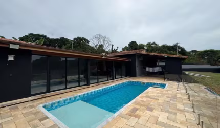 Chacara 1800 metros com piscina e churrasqueira