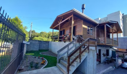 Casa e chalé á venda Ana Rech
