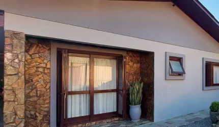 Casa mobiliada no Bairro Serrano