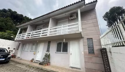 Sobrado à venda em Ana Rech 02 dormitórios em Caxias do Sul
