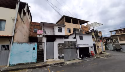 Casa à venda com 2 quartos em Cajazeiras 10 - Salvador - BA