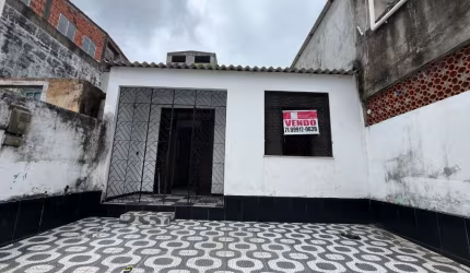 Casa á venda com dois quartos em Dom Avelar
