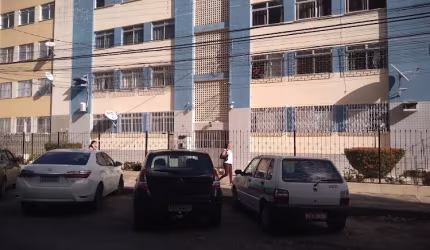 Apartamento para alugar com três quartos totalmente mobiliado na Federação