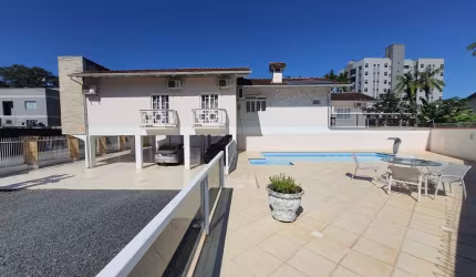 Casa com 3 quartos à venda no Velha, Blumenau , 300 m2 por R$ 1.340.000