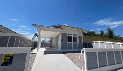Casa com 3 quartos à venda em Santa Terezinha, Gaspar , 84 m2 por R$ 435.000