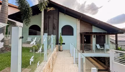 Casa com 5 quartos à venda em Água Verde, Blumenau , 455 m2 por R$ 1.350.000