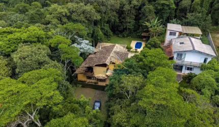 Chácara com 4 suítes à venda, 410 m² por R$ 1.300.000 - Chácaras Embu Colonial - Embu das Artes/SP.