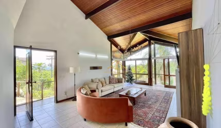 Casa com 4 quartos sendo 2 suítes à venda, 445 m² por R$ 1.890.000 - Condomínio Parque das Artes - Embu das Artes/SP