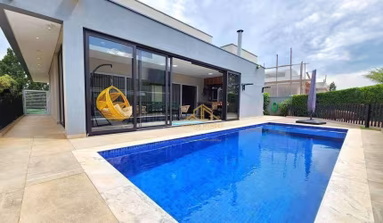 Casa com 3 quartos à venda, 303 m² por R$ 3.400.000 - Granja Viana - Carapicuíba/SP