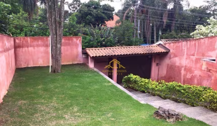 Casa térrea à venda com 3 quartos, 301 m² por R$ 750.000 – Parque São George / Cotia – SP