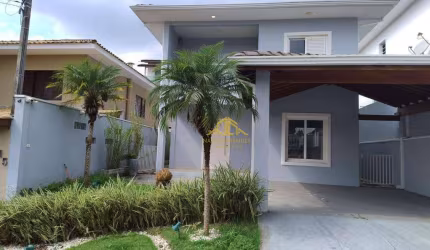 Casa à Venda 3 quartos, sendo 2 suítes por R$ 1.100.000,00 - Condomínio Parque das Rosas - Cotia