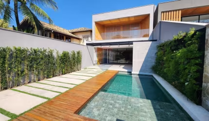Condomínio Rio Mar - Casa à Venda - 4 suítes - Barra da Tijuca - 490 m2 - R$ 4.990.000