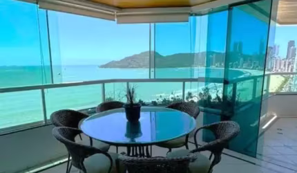 Apartamento com 3 Quartos e 4 banheiros à Venda, 195 m² por R$ 5.800.000