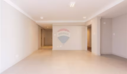 REDUZIMOS O VALOR, APTO 100% REFORMADO EM FRENTE AO COLÉGIO DANTE-Á.útil 212m² 3 Dorms (1 suíte)copa, lavabo, homeoffice,2 vagas R$2.750.000,00.