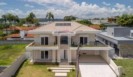 Casa moderna na Paiquerê em Valinhos SP com 4 quartos (suítes).