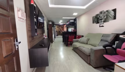Casa Geminada à Venda no Bairro Escola Agrícola!