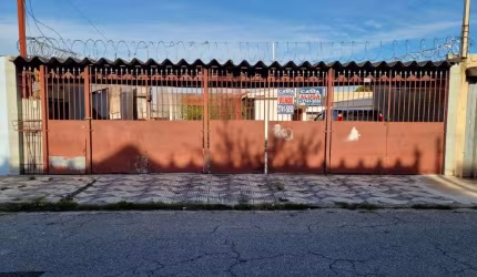 Sobrado com 04 quartos e 04 vagas á venda na Cidade A. E. Carvalho