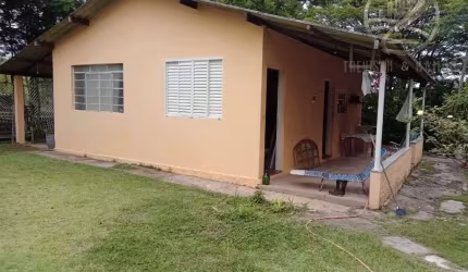 Casa com 1 quarto à venda na Monterrey, Louveira  por R$ 400.000
