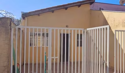 Casa com 2 quartos à venda no Parque São Francisco, Itatiba  por R$ 276.000