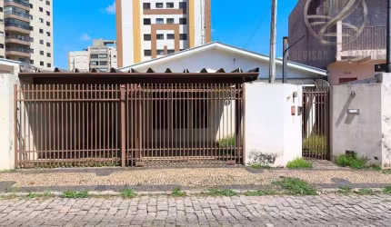 Casa com 2 quartos à venda na Vila Clayton, Valinhos  por R$ 600.000