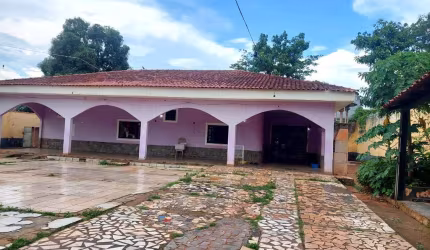 Casa a venda em excelente localização