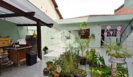 Casa com 5 dormitórios à Venda, 300 m² por R$  1.300.000,00- Jardim Barbosa - Guarulhos/SP