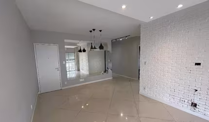 Apartamento 2 Quartos (1 Suíte) com Varanda e Planejados – Penha Circular !